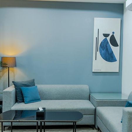 Bedchambers Luxury Apartment Near Golf Course Road Гургаон Екстериор снимка