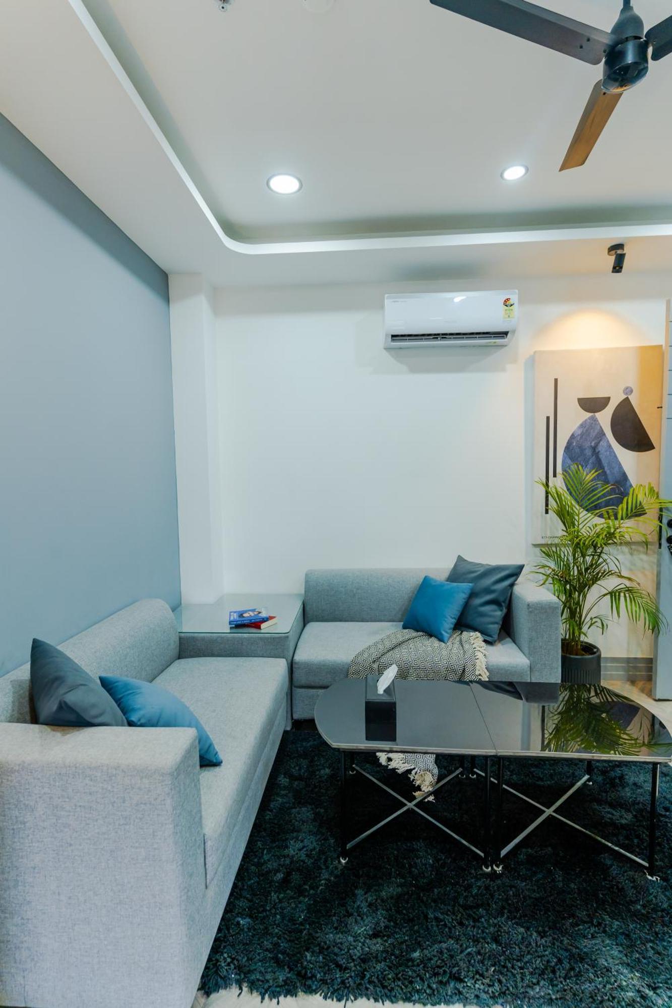 Bedchambers Luxury Apartment Near Golf Course Road Гургаон Екстериор снимка