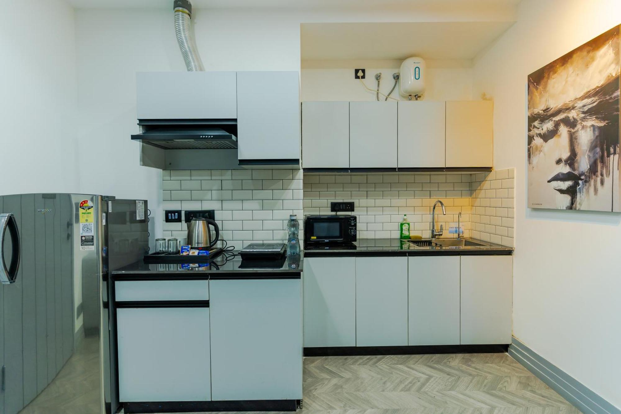 Bedchambers Luxury Apartment Near Golf Course Road Гургаон Екстериор снимка