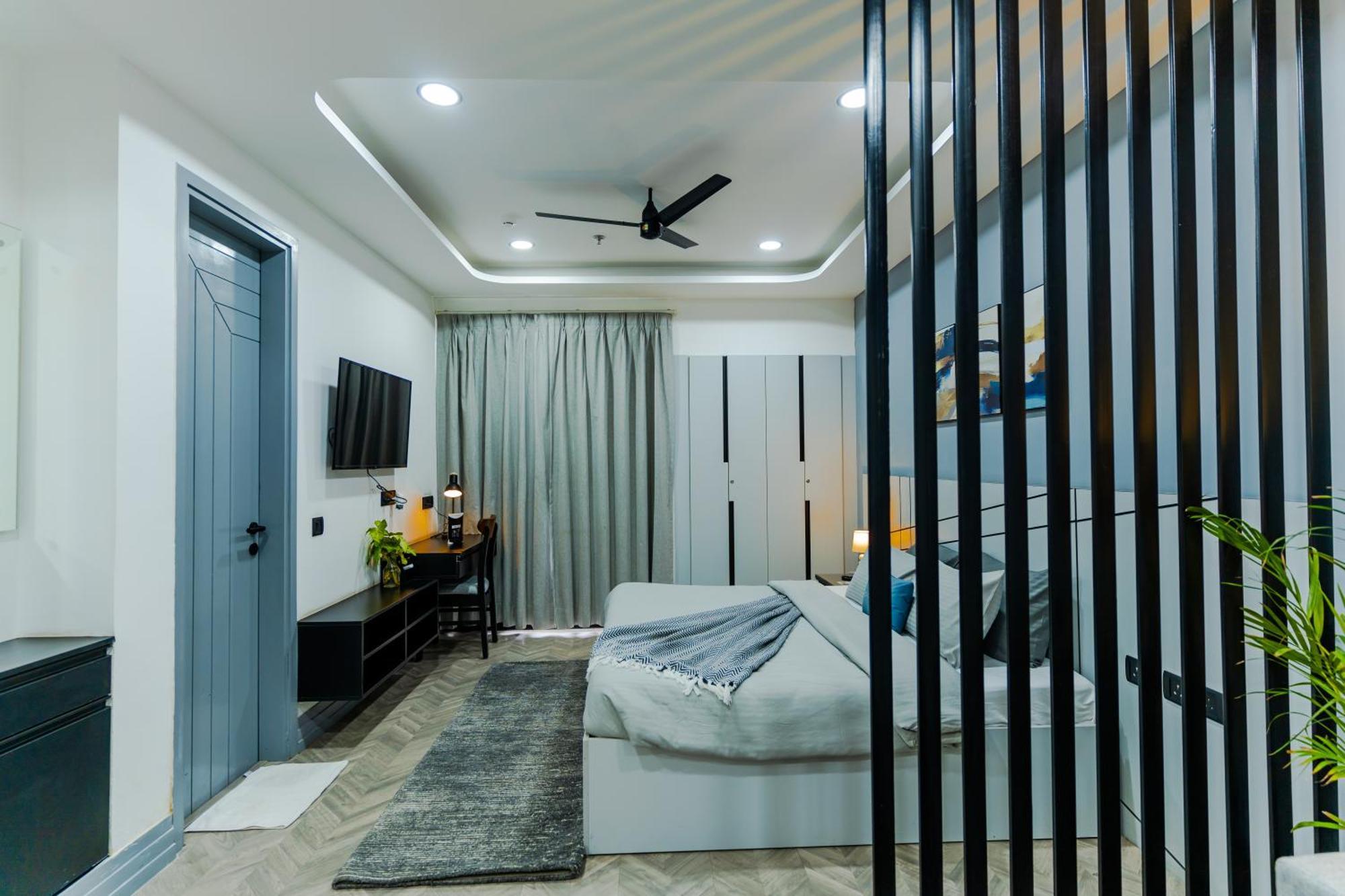 Bedchambers Luxury Apartment Near Golf Course Road Гургаон Екстериор снимка