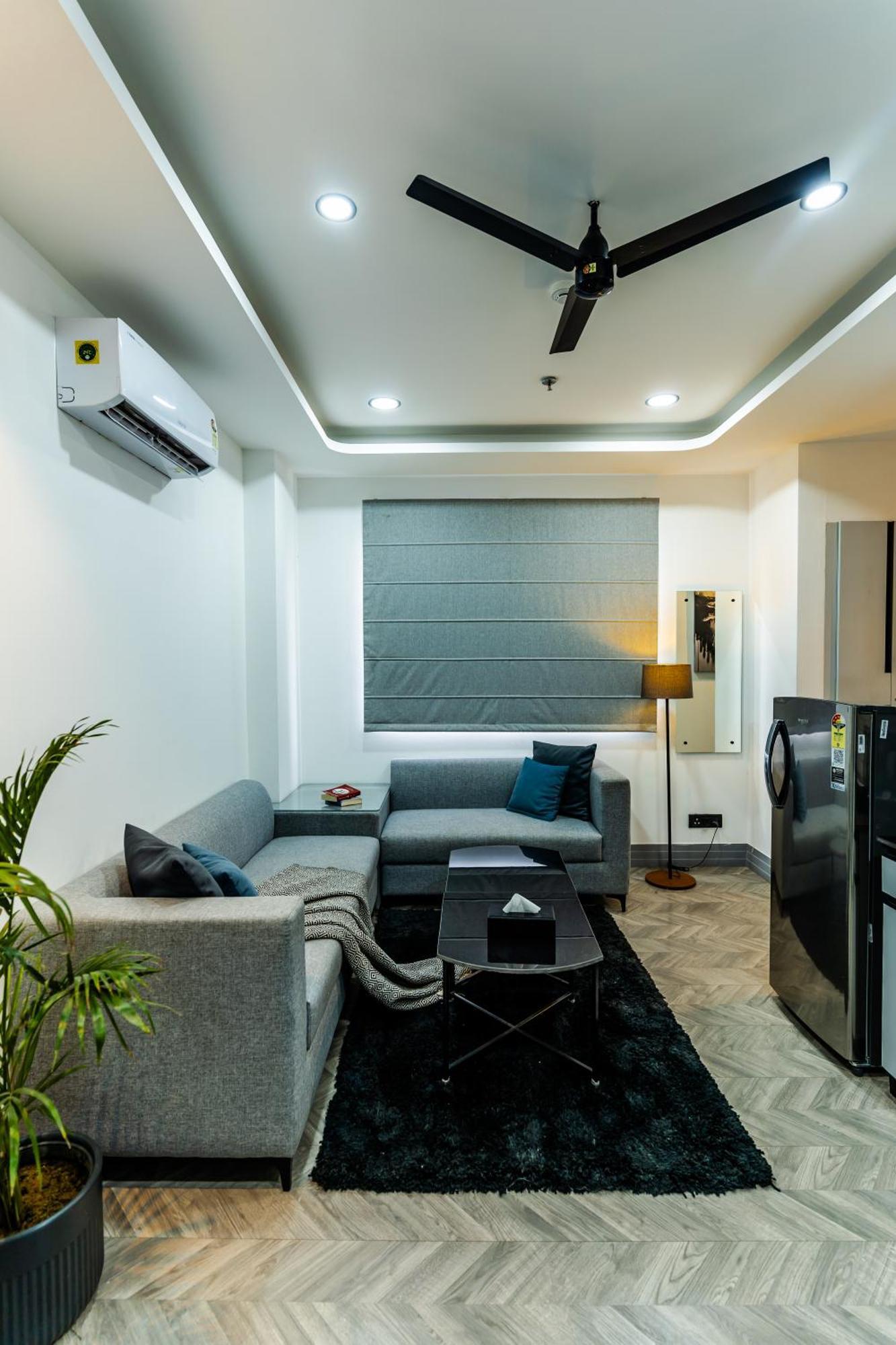 Bedchambers Luxury Apartment Near Golf Course Road Гургаон Екстериор снимка
