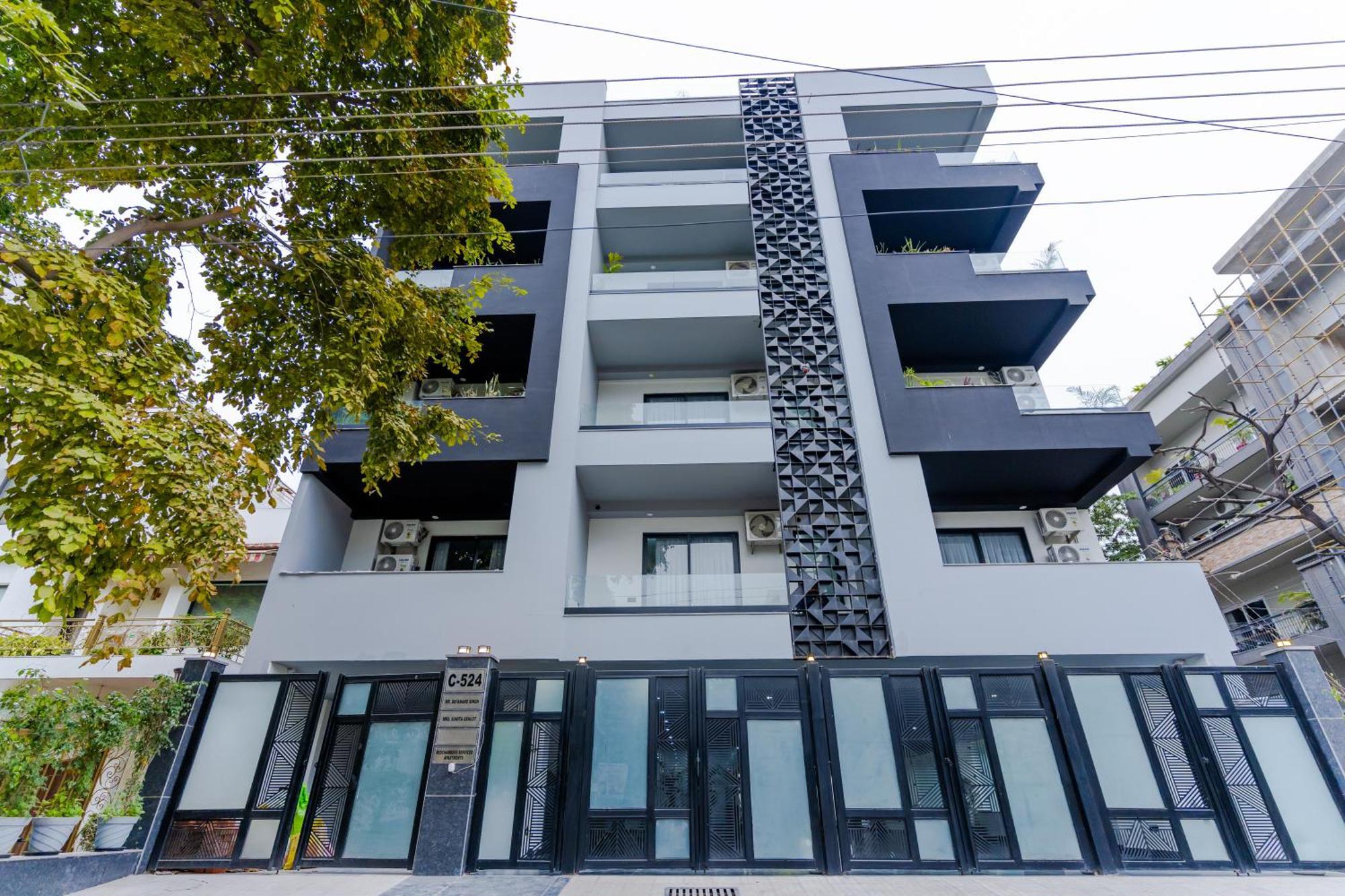 Bedchambers Luxury Apartment Near Golf Course Road Гургаон Екстериор снимка
